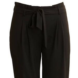 Women’s black tie waist ankle pants